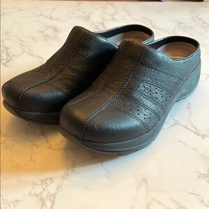 Dansko Black Mules Comfortable Slip-On Clogs EUC size 36